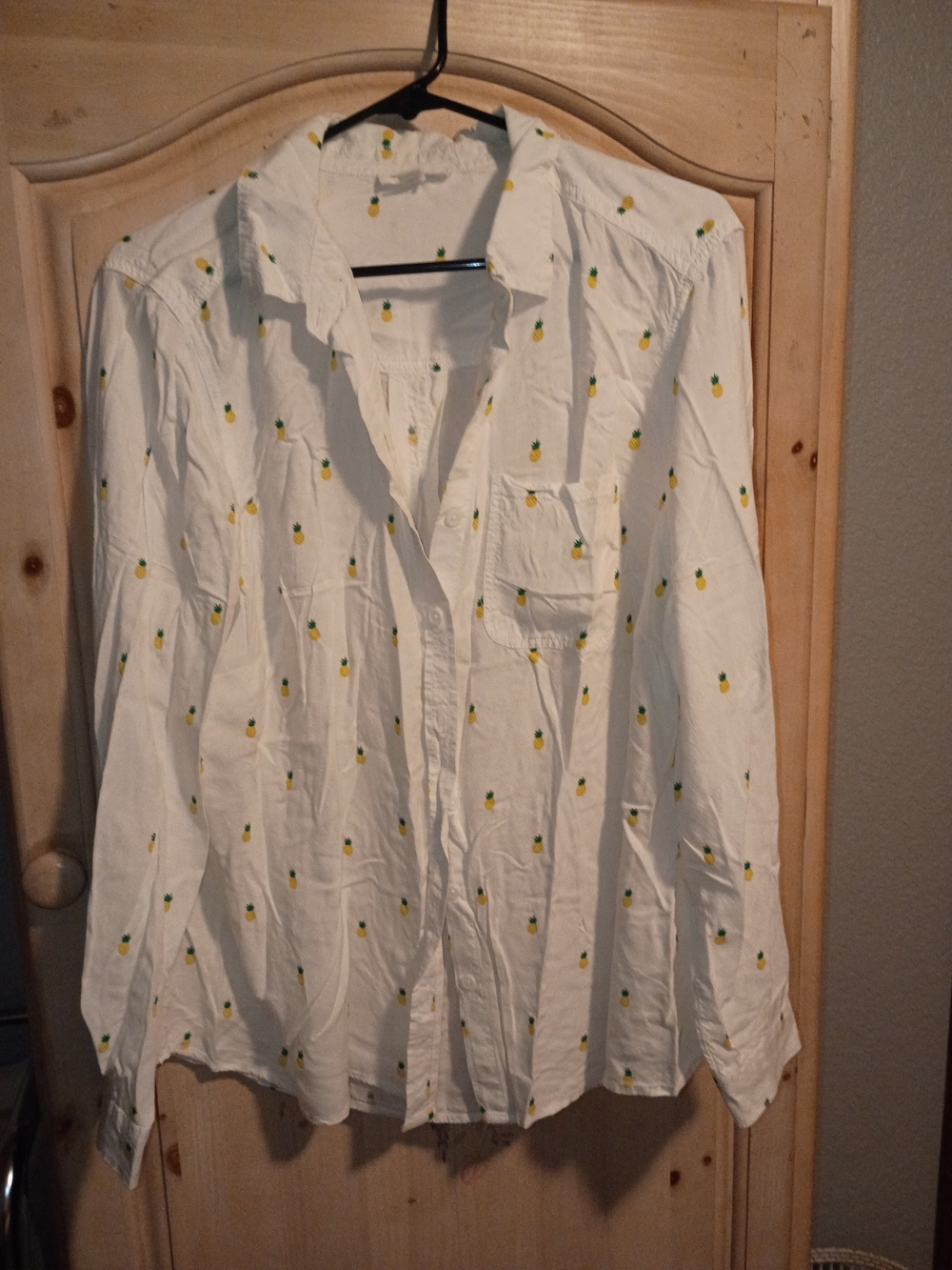 beachlunchlounge White Button-Down Shirt with Yellow Pineapple Print